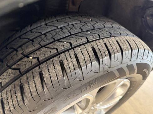 Used 2014 Jeep Grand Cherokee Limited AWD/4WD image 5