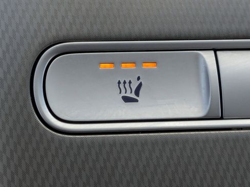 Used 2025 Genesis GV60 RWD image 29