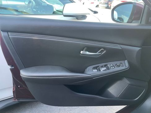 Used 2025 Nissan Sentra SV image 18