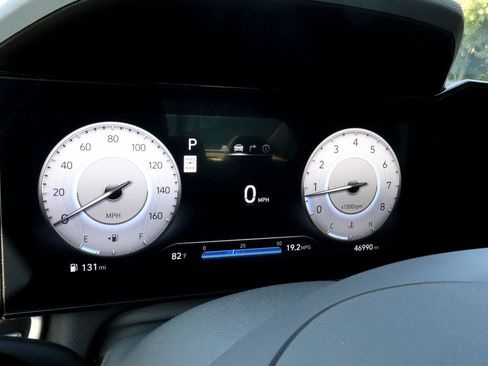 Used 2024 Hyundai Elantra SEL FWD image 29