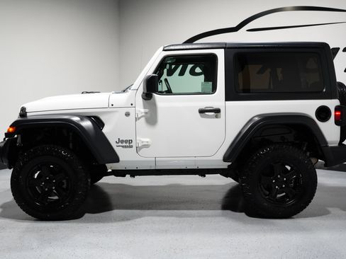 Used 2018 Jeep Wrangler Sport image 5
