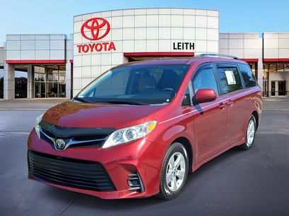 Used 2018 Toyota Sienna LE