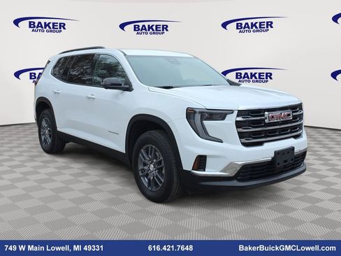 Used 2025 GMC Acadia Elevation image 3