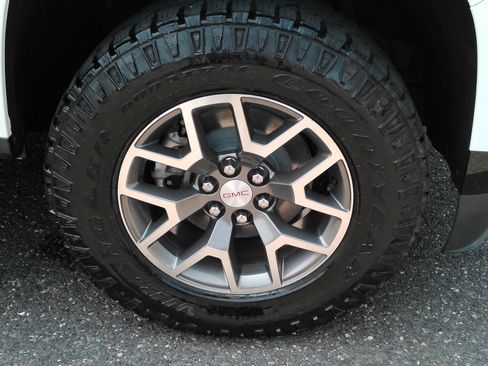 Certified 2022 GMC Canyon AT4 w/ Trailering Package AWD/4WD image 33
