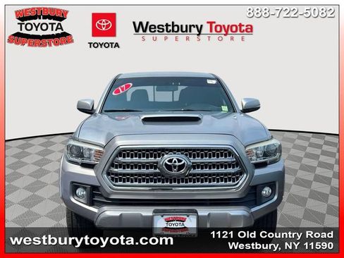 Used 2017 Toyota Tacoma TRD Sport w/ Tow Package AWD/4WD image 3