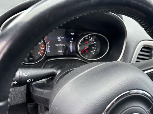 Used 2021 Jeep Compass Latitude AWD/4WD image 9