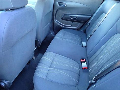 Used 2014 Chevrolet Sonic LT image 9