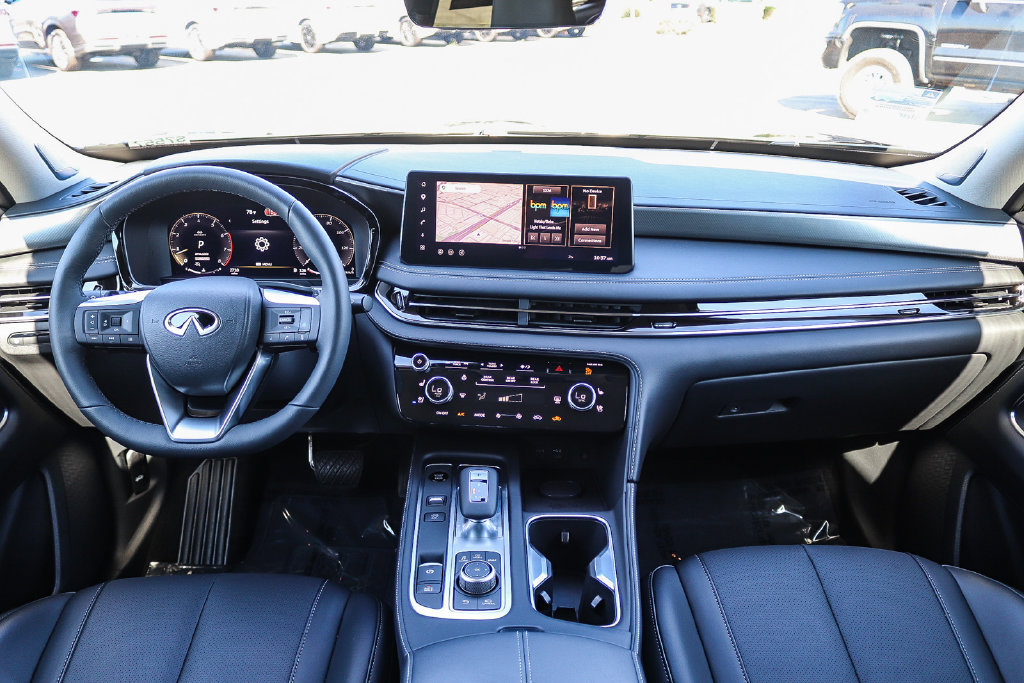Certified 2027 INFINITI QX60 Luxe w/ Family Package FWD image 12