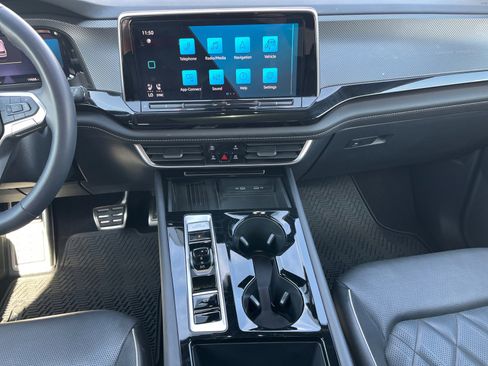 Certified 2025 Volkswagen Atlas Cross Sport SEL Premium R-Line image 12