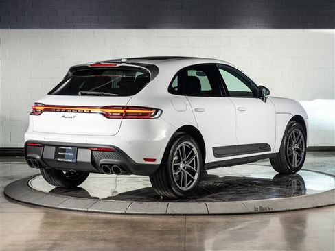 Certified 2026 Porsche Macan AWD/4WD image 9