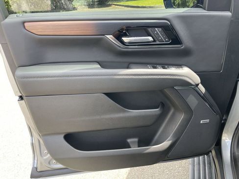New 2026 GMC Yukon Denali w/ Denali Reserve Package AWD/4WD image 23