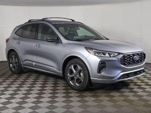 Used 2024 Ford Escape ST-Line w/ Tech Pack #1 FWD image 2