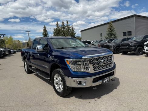 Used 2016 Nissan Titan SL AWD/4WD image 5
