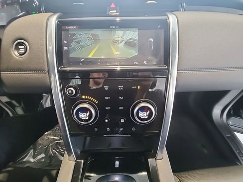 Used 2020 Land Rover Range Rover Velar R-Dynamic S image 32