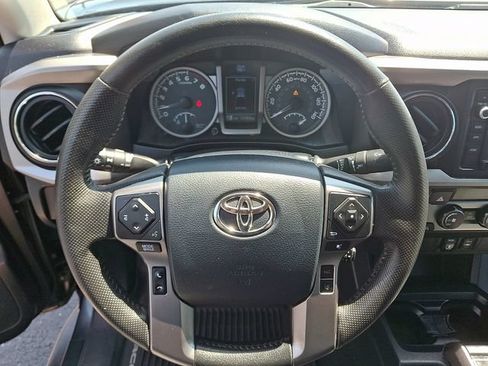 Used 2019 Toyota Tacoma SR5 AWD/4WD image 19