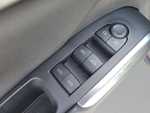 Used 2024 Chevrolet Traverse LT FWD image 18