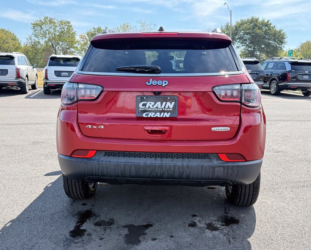 Used 2025 Jeep Compass Latitude w/ Sun & Sound Group AWD/4WD image 6
