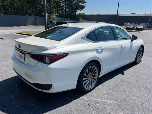 Certified 2024 Lexus ES 300h w/ Technology Package FWD image 5