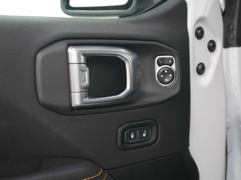 Used 2024 Jeep Wrangler Unlimited Sahara w/ Technology Group AWD/4WD image 21