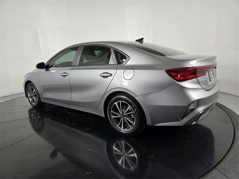 Used 2023 Kia Forte LXS w/ LXS Technology Package image 4