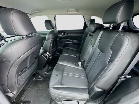 Used 2022 Kia Sorento S FWD image 15
