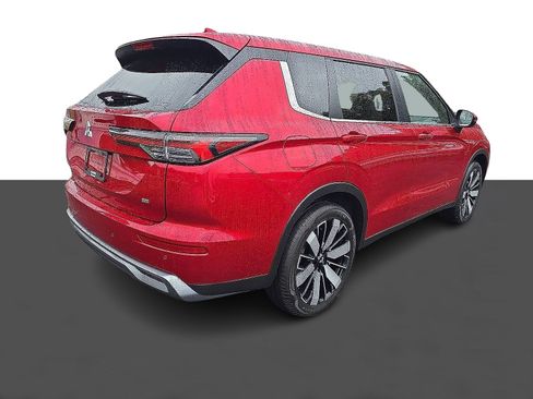 New 2025 Mitsubishi Outlander SE image 4