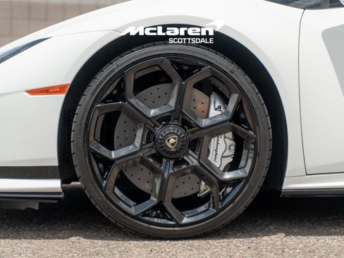 Used 2024 Lamborghini Huracan Tecnica RWD image 32