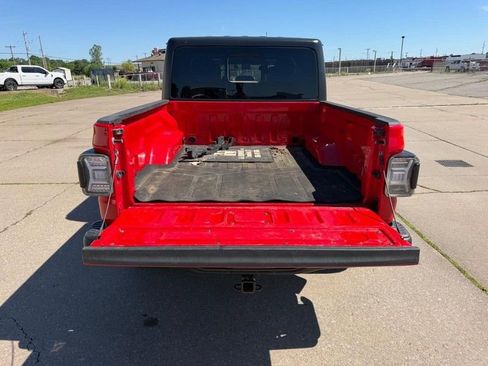 Used 2021 Jeep Gladiator Sport AWD/4WD image 5
