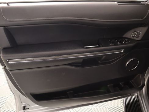 Used 2024 Ford Expedition Max XLT image 17