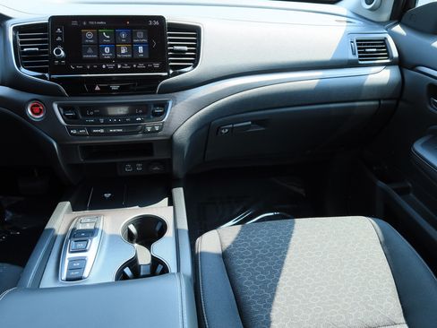 Certified 2024 Honda Ridgeline Sport image 17