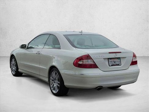 Used 2009 Mercedes-Benz CLK 350 Coupe image 8