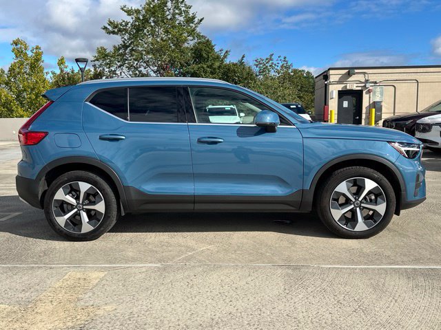 Certified 2024 Volvo XC40 B5 Core AWD/4WD image 10