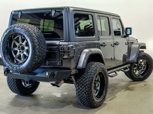 Used 2019 Jeep Wrangler Unlimited Sahara AWD/4WD image 5