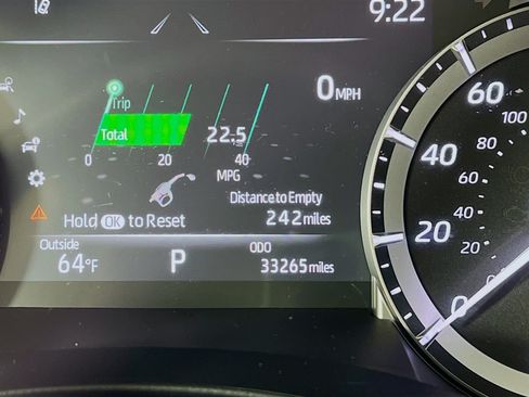 Used 2022 Toyota Highlander XLE AWD/4WD image 13