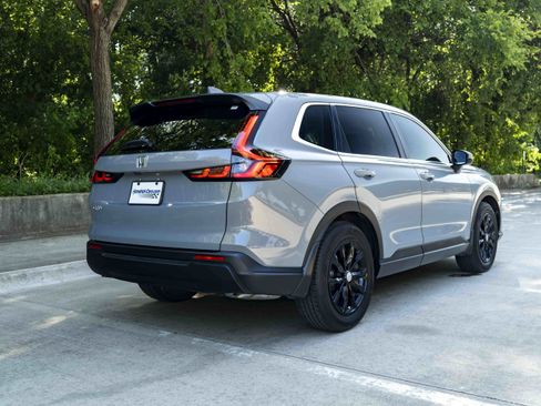 Used 2025 Honda CR-V EX image 9