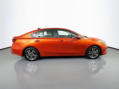 Used 2023 Kia Forte LXS w/ LXS Technology Package image 7