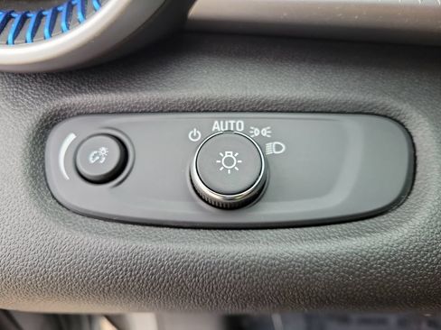 Used 2024 Chevrolet Trax LS FWD image 17