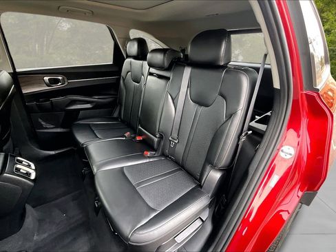 Used 2022 Kia Sorento S w/ Panoramic Sunroof Package image 23