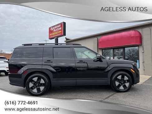 Used 2024 Hyundai Santa Fe SEL image 1