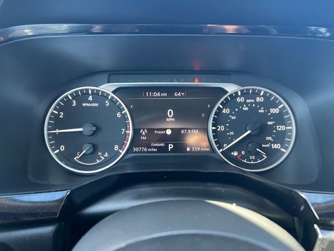 Used 2022 Nissan Pathfinder SV image 18