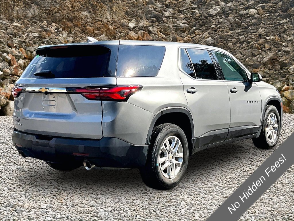 Used 2023 Chevrolet Traverse LS w/ Safety Package FWD image 2