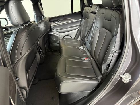 New 2025 Jeep Grand Cherokee Limited w/ Luxury Tech Group II AWD/4WD image 14