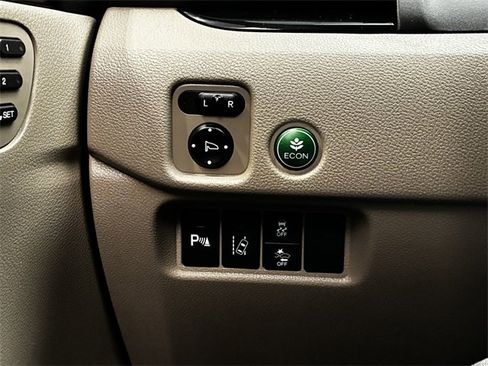 Used 2018 Honda Pilot Touring image 21