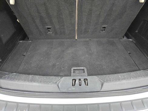 Used 2021 Ford Explorer Limited w/ Equipment Group 301A AWD/4WD image 31