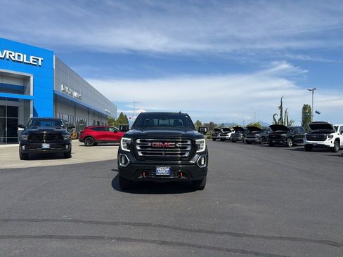 Used 2021 GMC Sierra 1500 AT4 w/ AT4 Premium Package AWD/4WD image 8