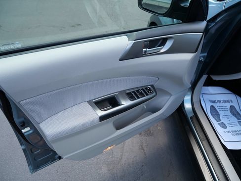 Used 2013 Subaru Forester 2.5X Premium AWD/4WD image 15