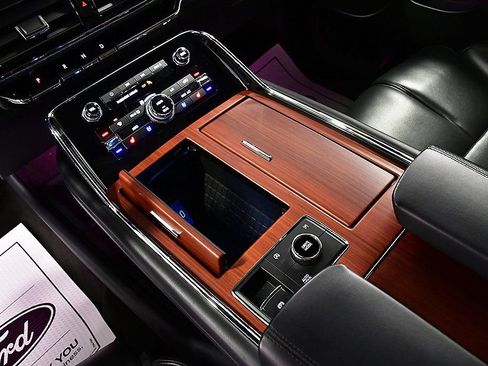 Used 2024 Lincoln Navigator Premiere image 22