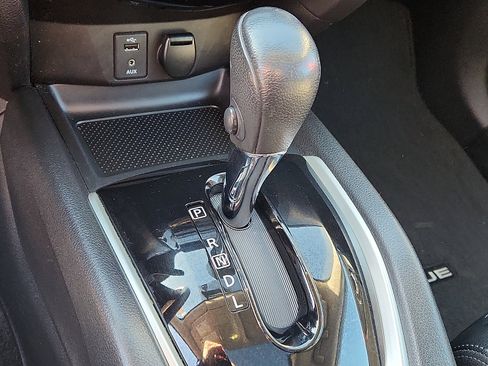 Used 2016 Nissan Rogue SL w/ SL Premium Package image 15