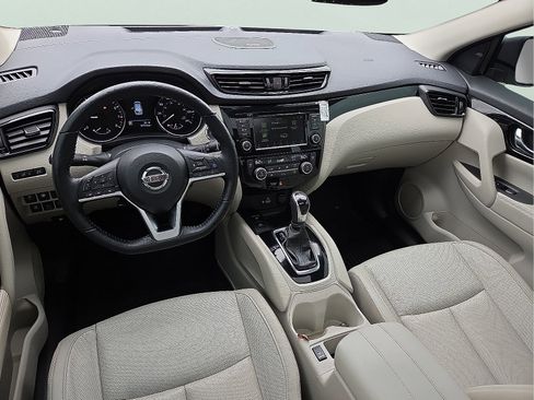 Used 2022 Nissan Rogue Sport SL w/ Premium Package image 11