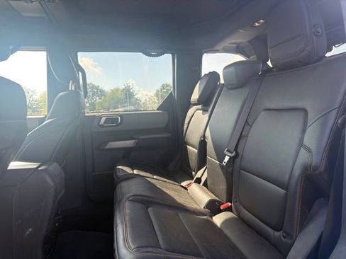 Used 2023 Ford Bronco Badlands w/ Sasquatch Package AWD/4WD image 16